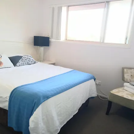 Air Conditioned Floral Youth Backpacker And House * Brisbane