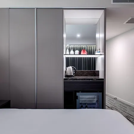 Hotel Courtyard By Marriott South Bank 4*