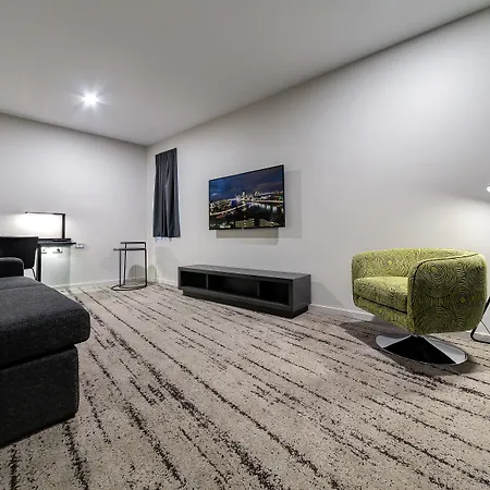 Courtyard By Marriott South Bank Hotel 4*