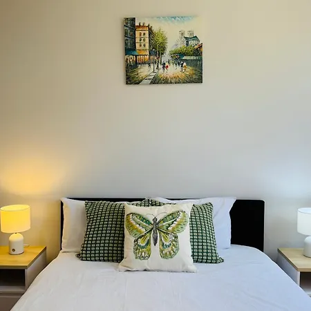 Private Ground-floor Retreat With 2 Ensuite Holiday home