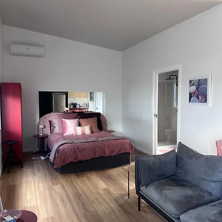 Aurora & Court Yard Private Pet Friendly Free Parking Brisbane