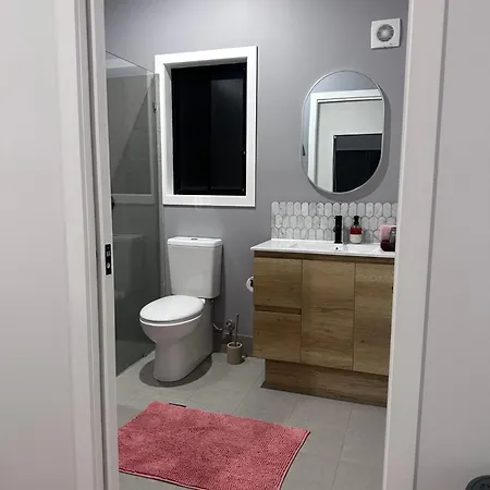 Aurora & Court Yard Private Pet Friendly Free Parking Guest house 4*