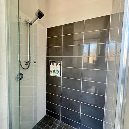 Private Ground-floor Retreat With 2 Ensuite *