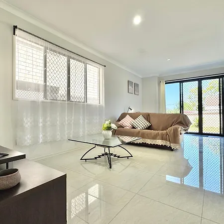 Private Ground-floor Retreat With 2 Ensuite