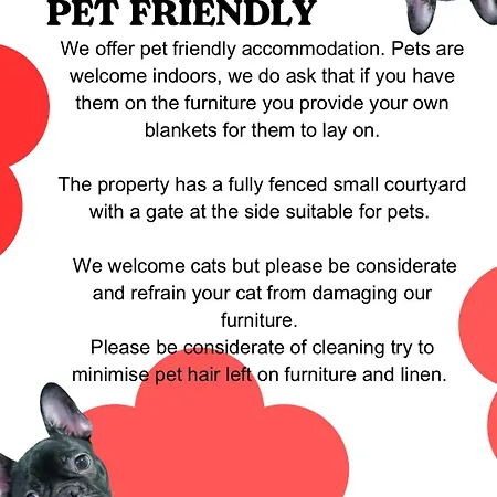 Aurora & Court Yard Private Pet Friendly Free Parking Guest house