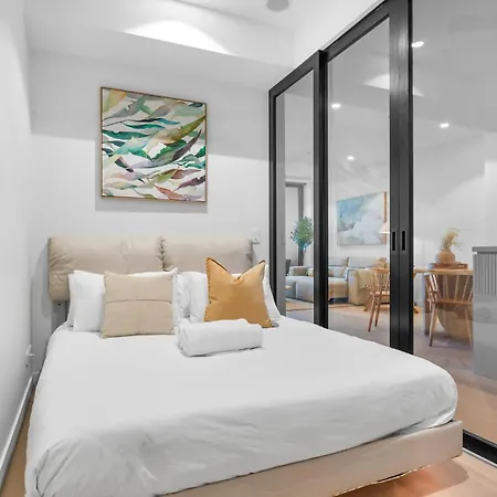 The Skyline - Brand New Queens Wharf Japandi 2br With Pool And Gym Apartment