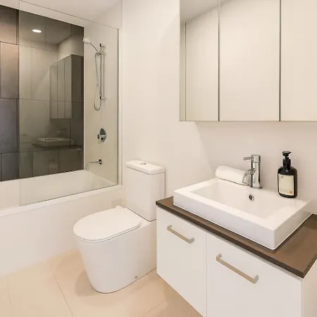 The Winn Fortitude Valley Apartment *