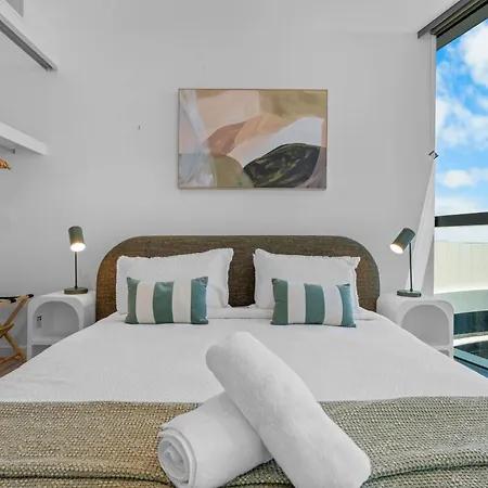 The Skyline - Brand New Queens Wharf Japandi 2br With Pool And Gym Apartment