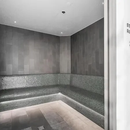 The Skyline - Brand New Queens Wharf Japandi 2br With Pool And Gym *