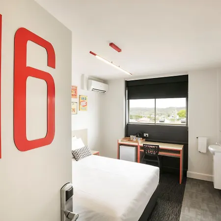 Hotel Nightcap At Camp Hill Brisbane