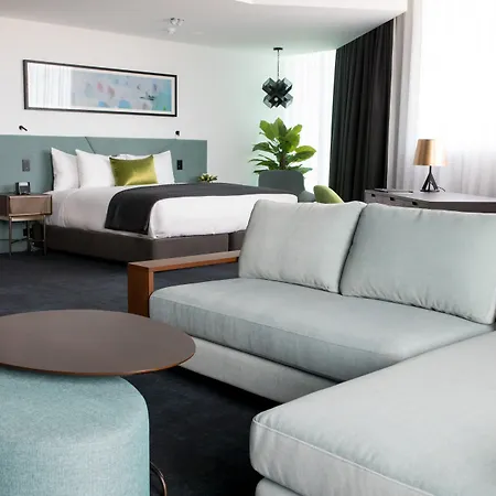 Hotel Eatons Hill 4*
