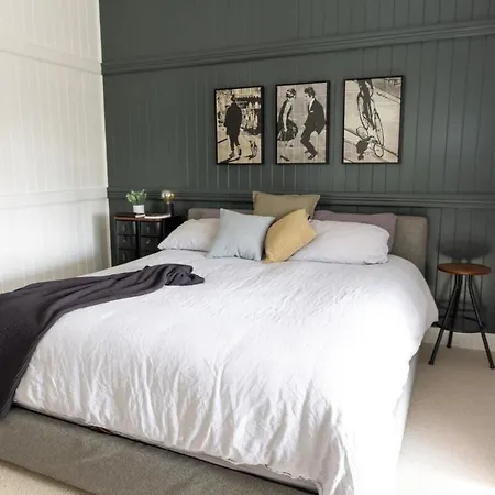 Clayfield Family - Close To And Airport * Brisbane