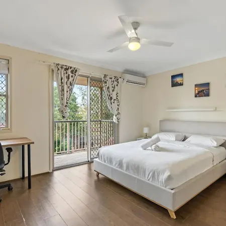 3br Townhouse Stylish Living In Sunnybank Hills