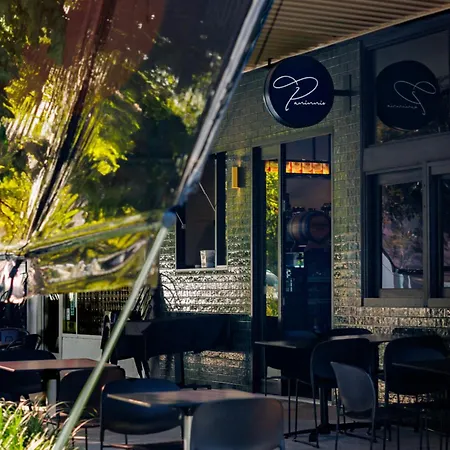 Aurora & Court Yard Private Pet Friendly Free Parking Guest house Brisbane