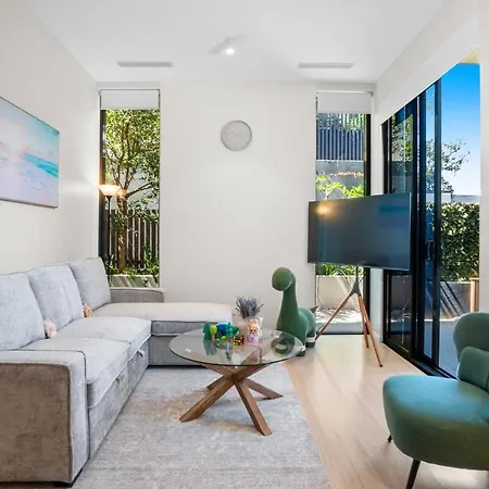 Chic West End Steps To Cafes & River Apartment Brisbane