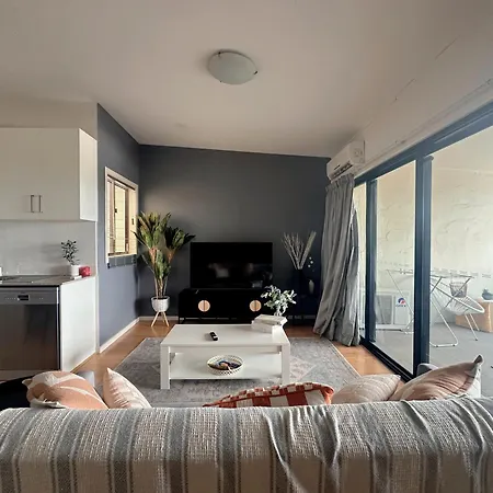 Modern 2br Retreat - 5min To Cbd & Free Parking * Brisbane