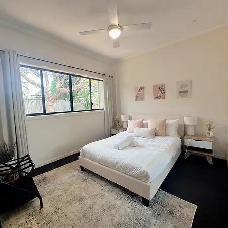 Modern 2br Retreat - 5min To Cbd & Free Parking * Brisbane