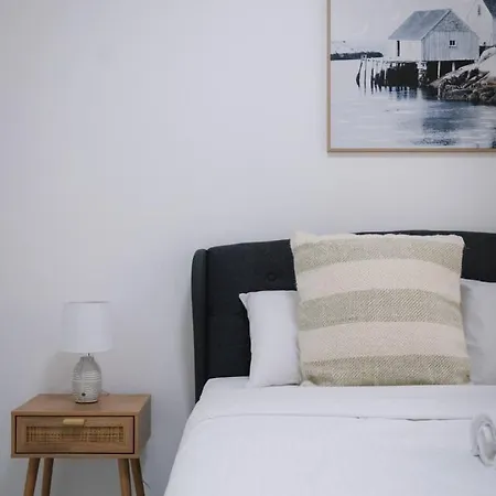 Spacious Dual Main House Separate Holiday home Brisbane