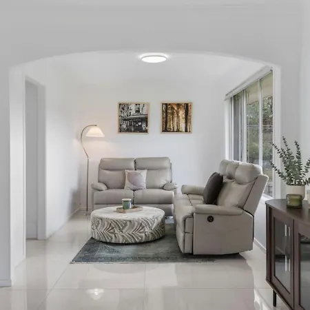 Spacious Dual Main House Separate Holiday home *