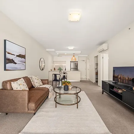 Chic West End With Gym & Pool Access Apartment Brisbane