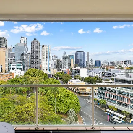 Bright 1-bed With Great Views & Amenities * Brisbane