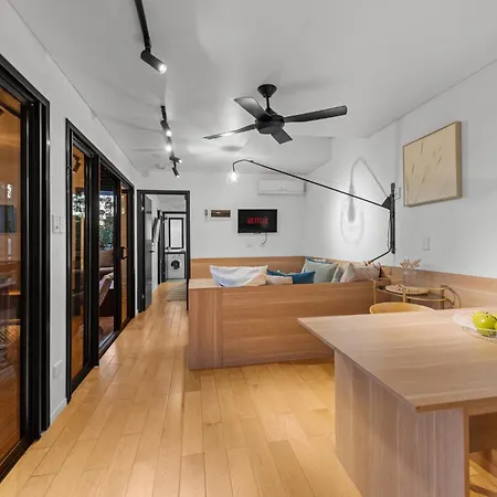 Apartment New Farm With Private Balcony & Bbq *