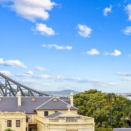 Bright 1-bed With Great Views & Amenities Apartment