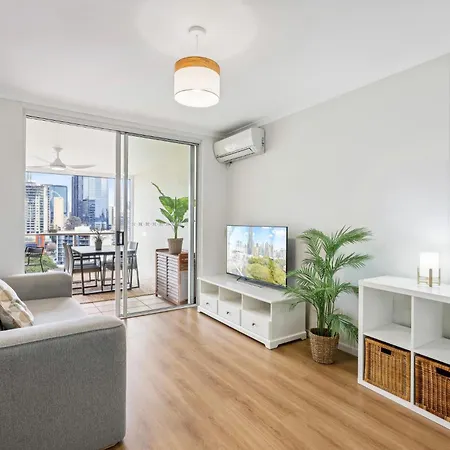 Apartment Bright 1-bed With Great Views & Amenities *