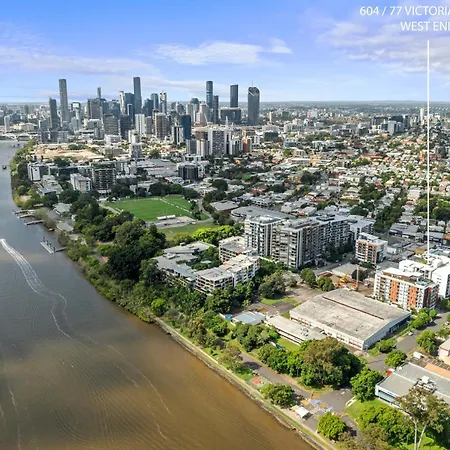Stylish West End With Rooftop Pool & Bbq Apartment