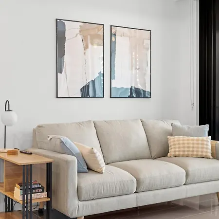 Victoria Street West End Apartment *