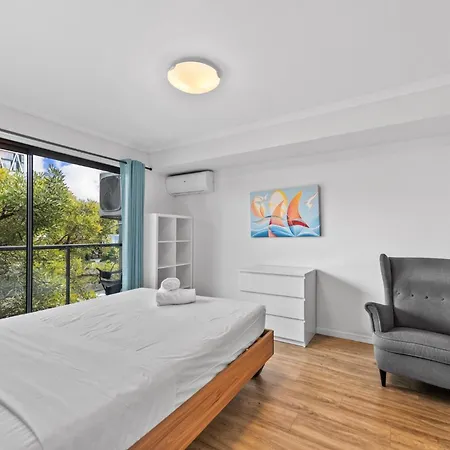 Bowen Hills Apartment *