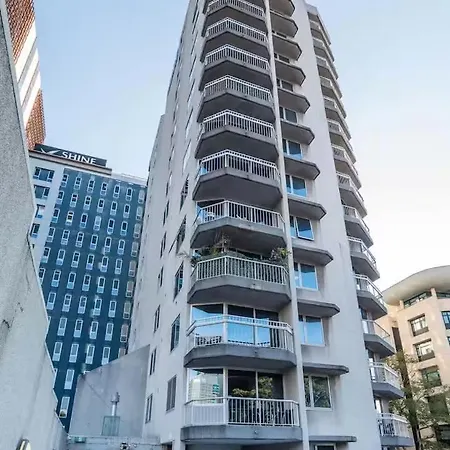 Footy Fan Base Roma St Walk To Stadium Sleeps 4 Apartment