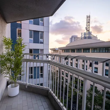 Footy Fan Base Roma St Walk To Stadium Sleeps 4 Apartment *