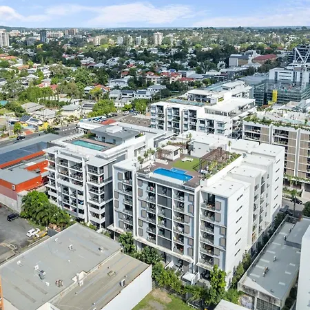 Victoria Street West End Apartment *