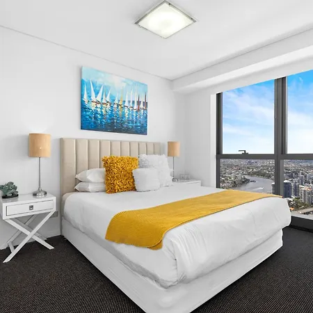 Stunning River View 2-bed With Pool, Sauna And Gym Apartment *