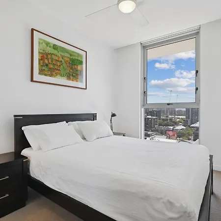 Contemporary 1-bed With Pool Near River * Brisbane