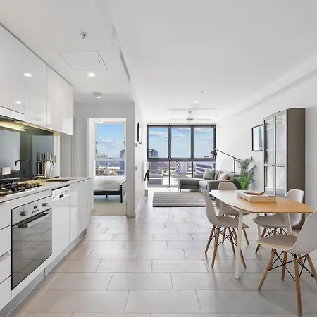Apartment Contemporary 1-bed With Pool Near River