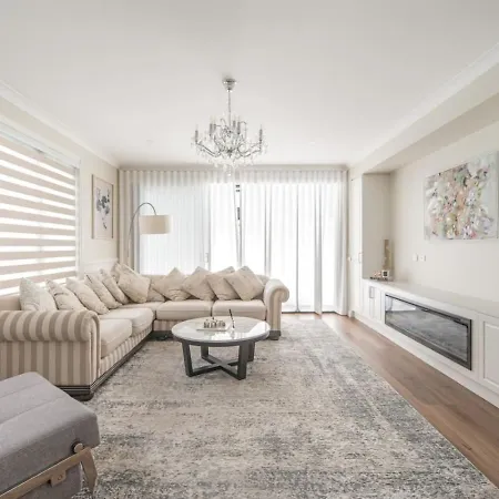 Comfortable 5br In Prime Sunnybank With Pool Holiday home