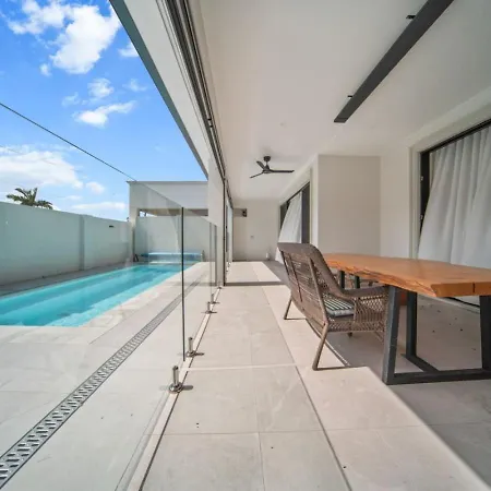 Holiday home Comfortable 5br In Prime Sunnybank With Pool