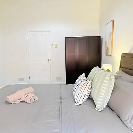 Villa Wynnum Waves Retreat-3 Bedroom Coastal Escape