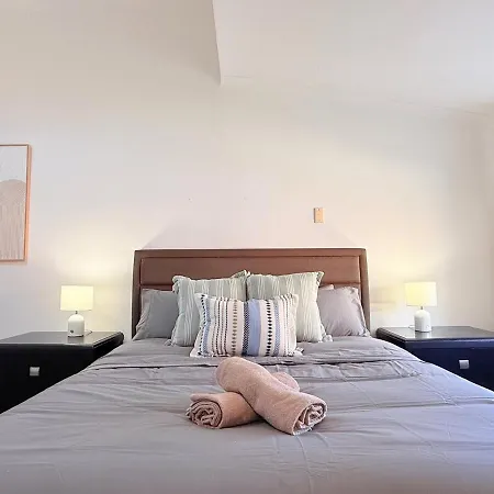 Wynnum Waves Retreat-3 Bedroom Coastal Escape Villa Brisbane