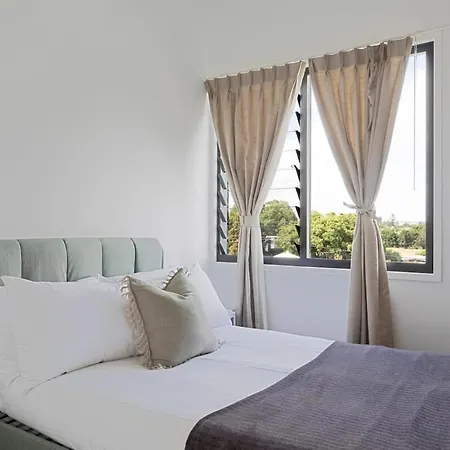 Modern Sanctuary W Sauna - 3bed 2,5bath - Townhome Holiday home Brisbane