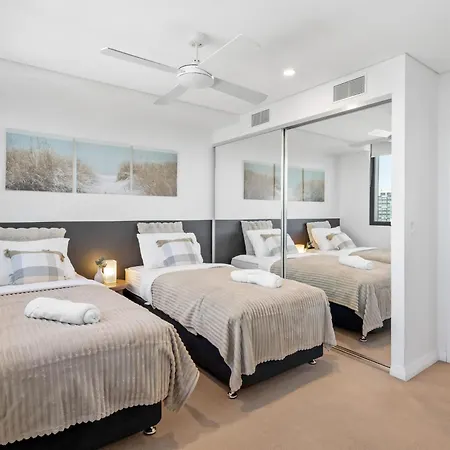 Modern 2br - Views & Pool & Free Parking Apartment *