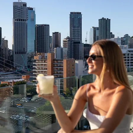 Hotel Point Brisbane