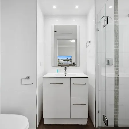 With Stunning River Views Inn Brisbane