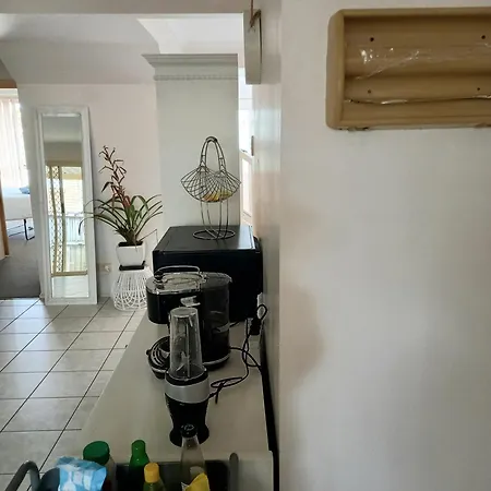 Guest house Air Conditioned Floral Youth Backpacker And House