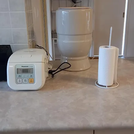 Air Conditioned Floral Youth Backpacker And House Guest house Brisbane