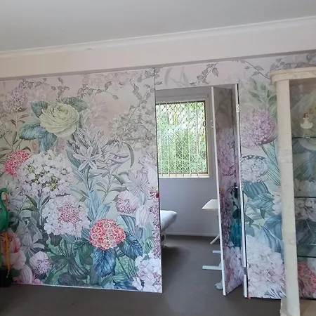 Air Conditioned Floral Youth Backpacker And House *