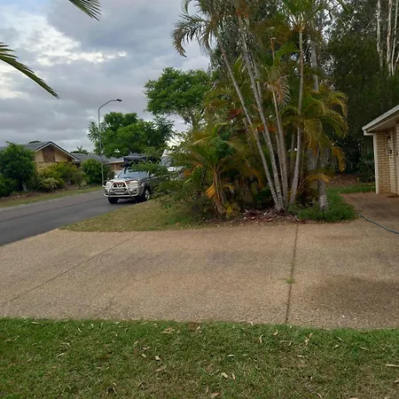 Air Conditioned Floral Youth Backpacker And House * Brisbane