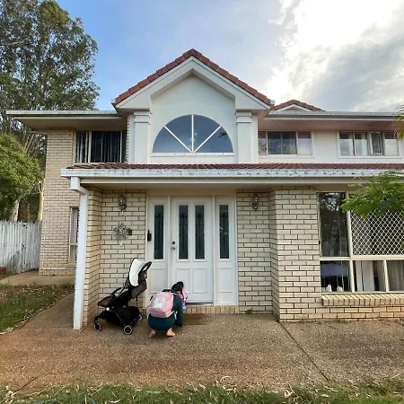 Air Conditioned Floral Youth Backpacker And House Guest house *